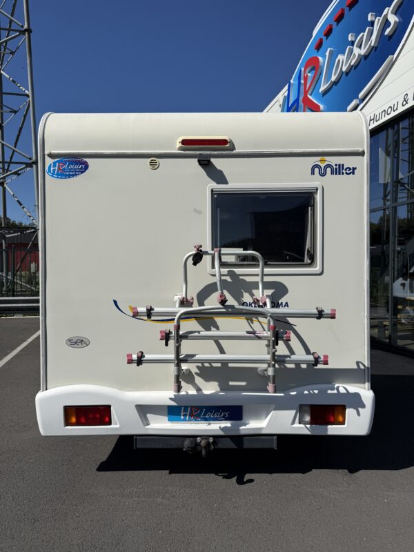 Mobilvetta Miller Oklahoma Lit à la française + Lit dinette + Attelage – Image 10