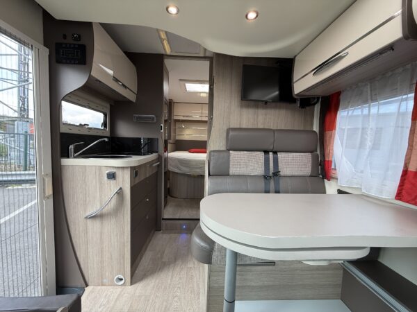 Challenger 278 EB Lit central + Lit pavillon + Lit dinette – Image 5