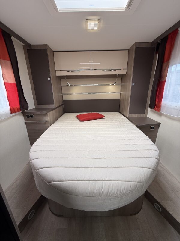 Challenger 278 EB Lit central + Lit pavillon + Lit dinette – Image 9